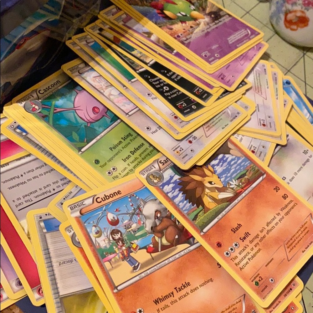 Pokémon tin and cards💯SOLD 💯 - Picture 3 of 8